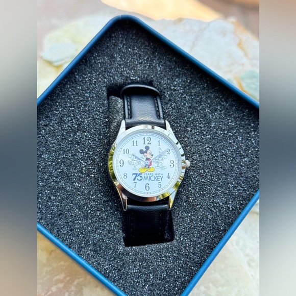 A Collectible Commemorative 75th Anniversary of the Creation of Mickey Watch - Picture 3 of 15